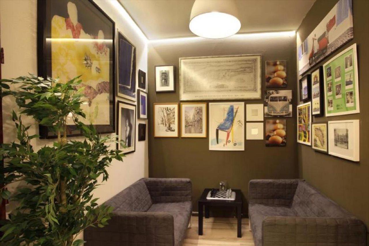 Gracia City Hostel บาร์เซโลนา ภายนอก รูปภาพ The interior of the gallery