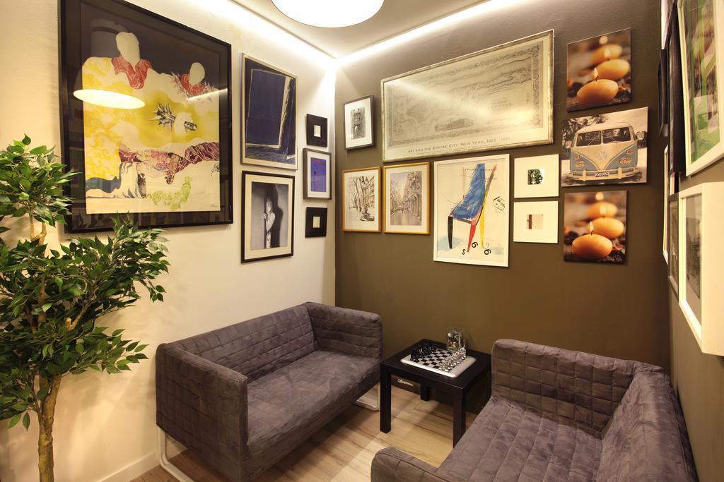 Gracia City Hostel บาร์เซโลนา ภายนอก รูปภาพ Waiting room