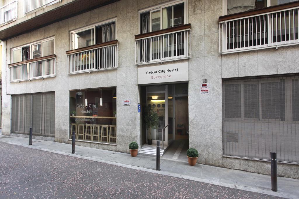 Gracia City Hostel บาร์เซโลนา ภายนอก รูปภาพ The headquarters of the Spanish Royal Academy of Music, in Madrid.