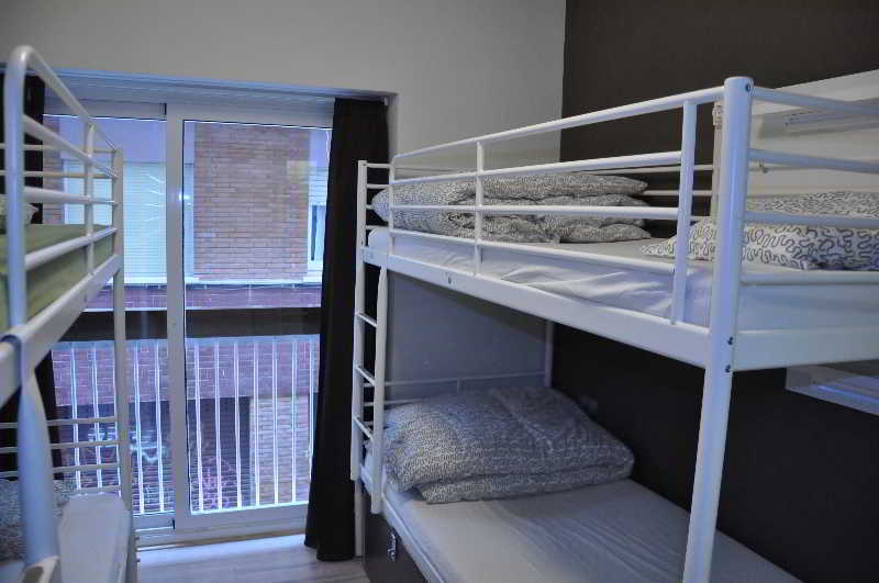 Gracia City Hostel บาร์เซโลนา ภายนอก รูปภาพ A bunk bed