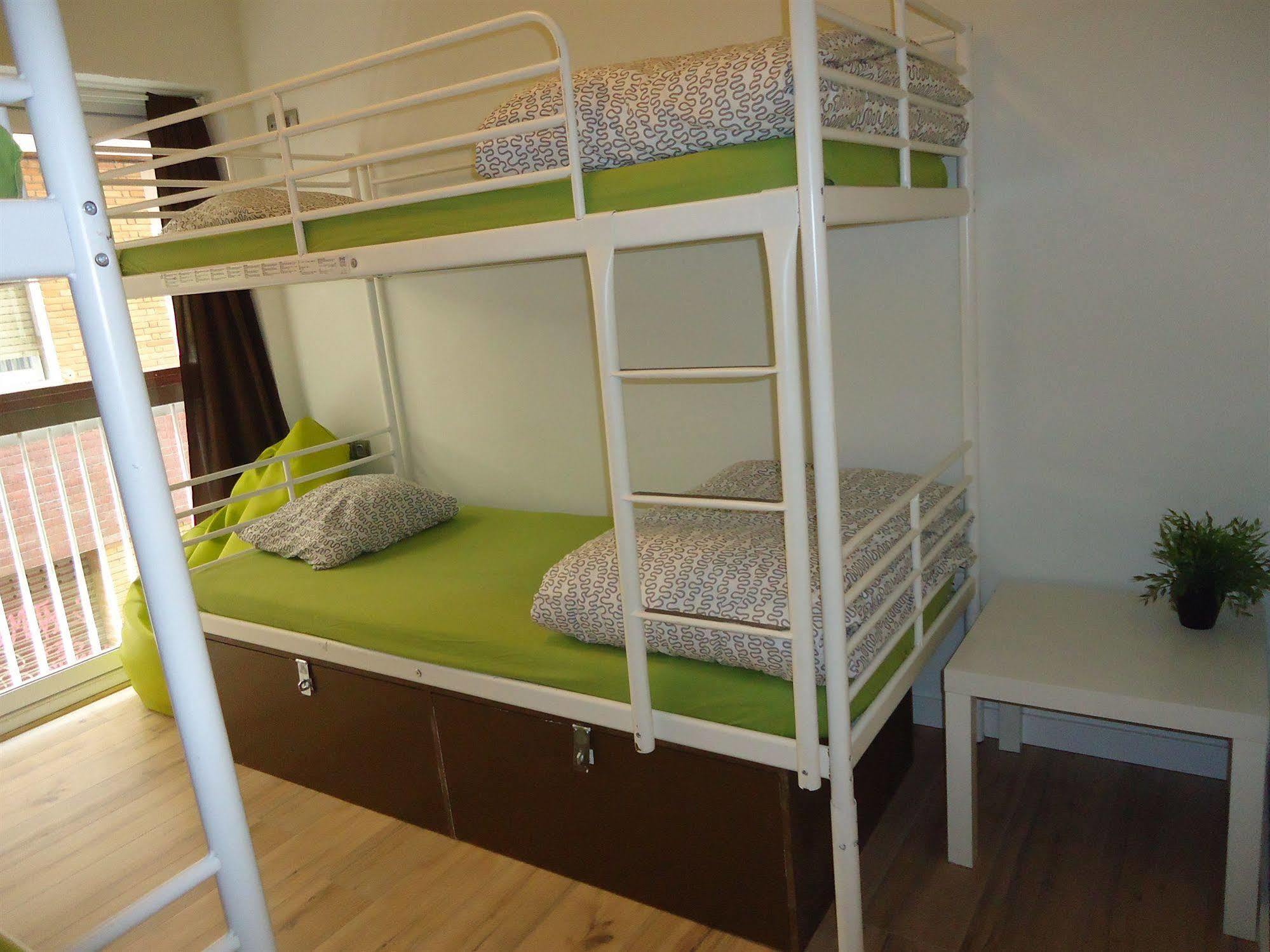 Gracia City Hostel บาร์เซโลนา ภายนอก รูปภาพ A bunk bed