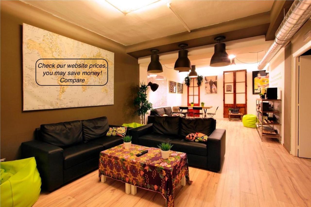 Gracia City Hostel บาร์เซโลนา ภายนอก รูปภาพ The interior of a typical hostel