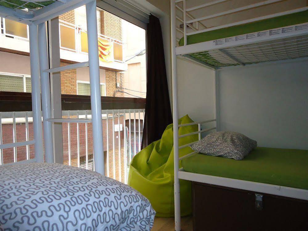 Gracia City Hostel บาร์เซโลนา ภายนอก รูปภาพ Hostel in Madrid, Spain